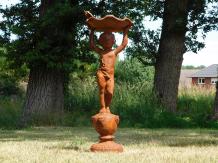 Groot vogelbad, decoratief tafereel, engel, gietijzer