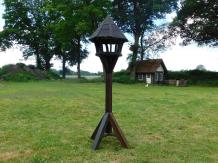 Handgemaakt vogel voederhuis, op paal, 210 cm, hout