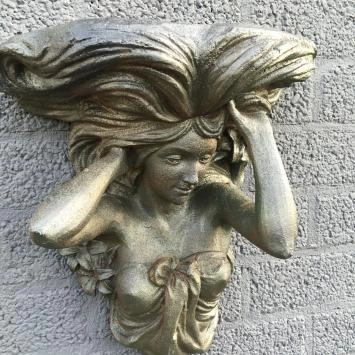 Wanddekoration aus Gusseisen - Frau - rustikal - altgrün