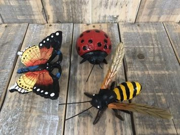 Gusseiserne Insekten – Biene, Schmetterling und Marienkäfer