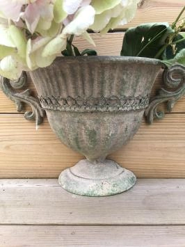 Wandvase aus Metall - Französische Lilie - altgrün - klassisch