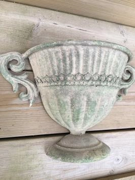 Wandvase aus Metall - Französische Lilie - altgrün - klassisch
