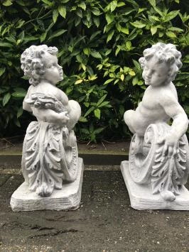 Engel liggend beeld, zomer op krul