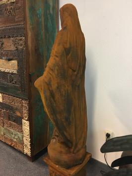 Mutter Maria, Kirchenstatue, groß auf Sockel, Stein, Oxid