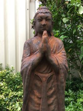 Grüßende Buddha XXL Statue, Vollstein, oxide Farbe