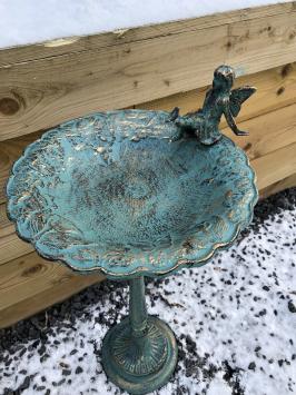 Gusseisernes Vogeltränke, stehend, Vogelbad antik, Gartendekoration