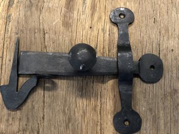 rustikal gestaltetes Schnappschloss, wirklich schön an Ihrer Holztür