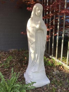 Mutter Maria / Mutter Maria, groß auf Sockel, Stein Skulptur