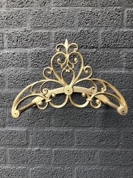 Schlauchhalter aus Gusseisen – wetterfeste Pulverbeschichtung in Gold
