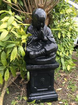 Japanischer Mönch schwarz, auf Sockel