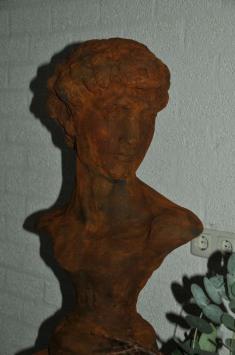 Sculptuur David, massief steen oxide, imponerend fraai