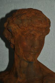 Sculptuur David, massief steen oxide, imponerend fraai