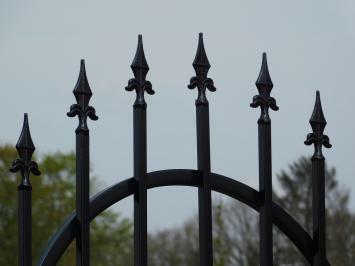 Sierlijke poort, poedercoating zwart, hekwerk