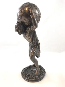 Beeld van atlas, een reus het heelal droeg, van polyresin