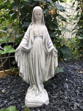 Madonnenstatue, Voll Stein