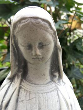 Madonnenstatue, Voll Stein