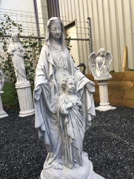 Maria mit dem Kind, Stein, Statue