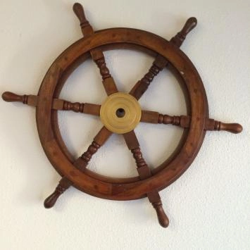 Massief botenstuur hout met koperen naaf, deco