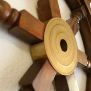 Massief botenstuur hout met koperen naaf, deco