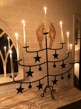 Schöner Kerzenständer, Schmiedeeisen mit 7 Armen