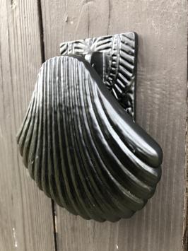 Deurklopper schelp, zwart, gietijzer