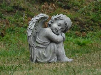 Tuinbeeld zittende Engel, polystone, gedetailleerd beeld