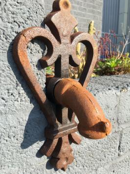 Waterspuwer voor muur fontein, hart kroon + Neptunus, gietijzer