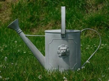 Gartengießkanne mit Löwenkopf – gealtertes Metall – 4,5 l