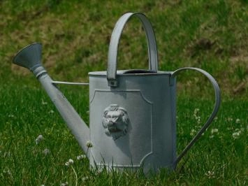 Gartengießkanne mit Löwenkopf – gealtertes Metall – 4,5 l