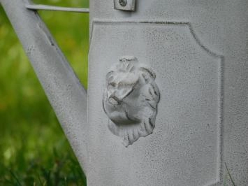 Gartengießkanne mit Löwenkopf – gealtertes Metall – 4,5 l