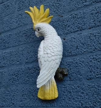 Gietijzeren grote geelkuifkaketoe - geel/wit - muurdecoratie
