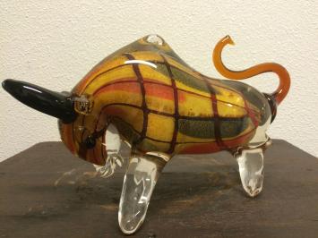 Mooie grote zware stier van vol glas, prachtig