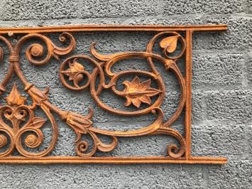 Hekwerk, antiek raam rek, gietijzeren (cast iron) rek / balkon reling
