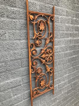 Hekwerk, antiek raam rek, gietijzeren (cast iron) rek / balkon reling