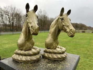 2 Pferdestatuen als Buchstützen, massives Eisen