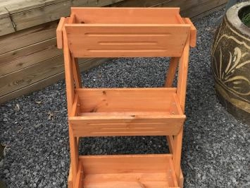 Blumenkasten / Pflanzgefäß mit 3 Kästen, Holz, Blumentreppe