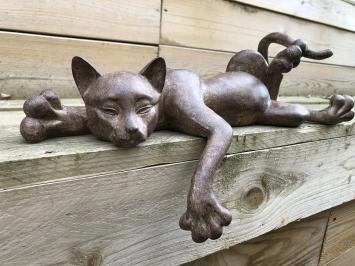 Sculptuur liggende kat uit Polystein