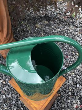 Klassische Gartengießkanne – Metall – grün – 7,5 Liter