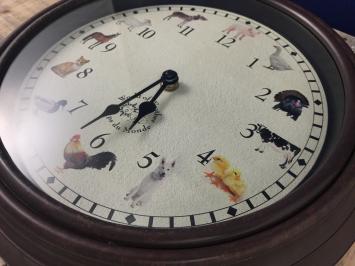 Uhr mit Tieren, sie machen auch Lärm!