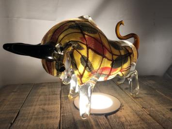 Mooie grote zware stier van vol glas, prachtig