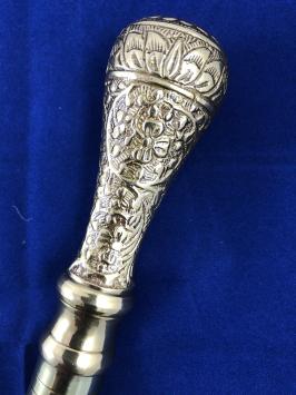 Spazierstock, mit Messing-Zierknopf und handgeschnitztem Griff