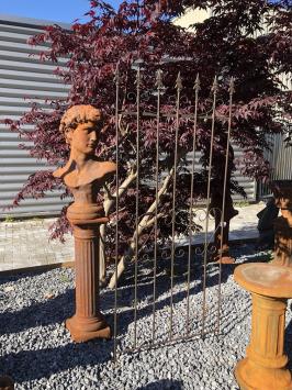 Schöne Zierzaun mit Französisch Lilie Metall als Gartensticher