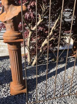 Schöne Zierzaun mit Französisch Lilie Metall als Gartensticher
