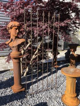 Schöne Zierzaun mit Französisch Lilie Metall als Gartensticher