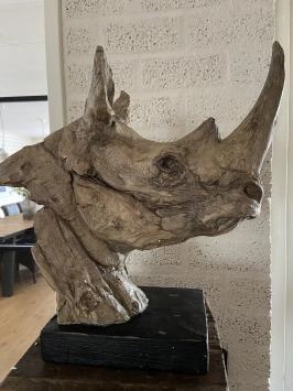 Kop van een neushoorn, fraai in detail, polystone woodlook