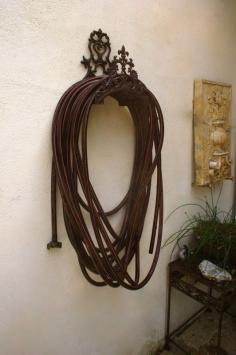 Wasserschlauchhalter aus Gusseisen - schwarz - romantisch