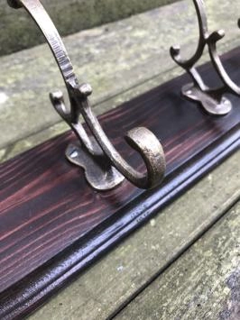 Garderobe, Holzschrank, Garderobenständer, antikem Messing