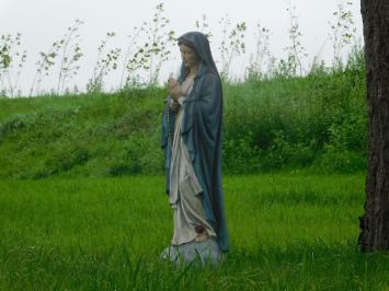Gartenstatue Maria mit Rosenkranz, Statue in Farbe, christliche Figur