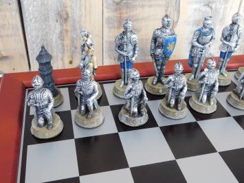 Ein Schachspiel mit dem Thema: 'MEDIEVAL KNIGHTS'