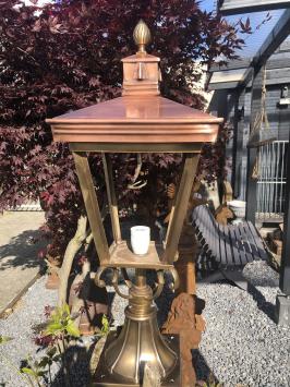 Stehleuchte auf Sockel, Messing, Lampe für Säule